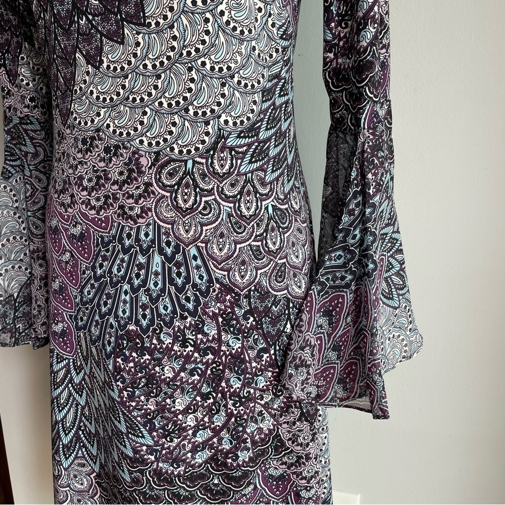 Cleo Paisley Bell Sleeve Dress Sz XS Feminine Peacock Below Knee Pretty Classy - Picture 3 of 15